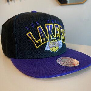 Mitchell & Ness 2-Tone Black/Purple NBA Los Angeles Lakers Core Basic Snapback